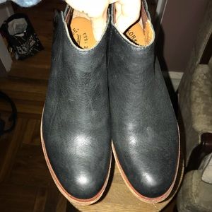 Kork-Ease BLK Ankle Booties *size 8 leather